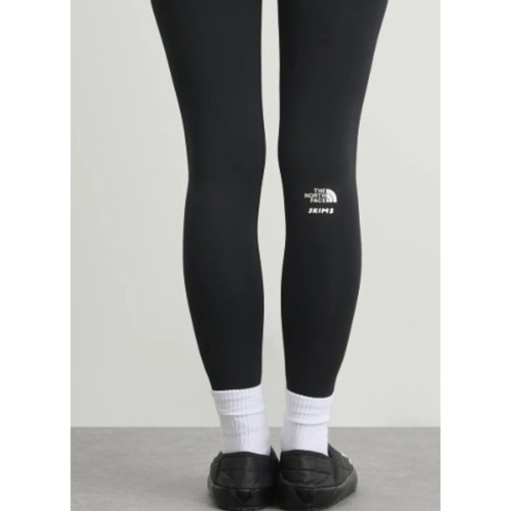 The North Face x SKIMS Leggings Onyx Black High Waisted NF0A8EABI3X XS - Picture 6 of 6